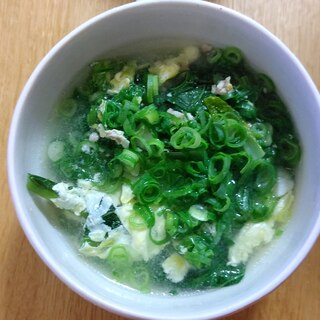 小松菜とひき肉のたまごスープ